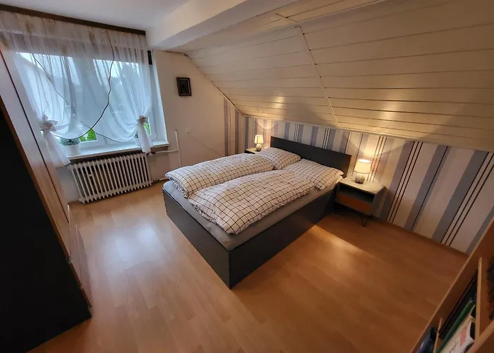 Ferienhaus Am Waldrand In Der Naehe Eines Badesees